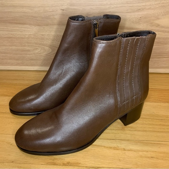 Aquatalia Naiya Brown Ankle Booties - Size 9.5 - Picture 1 of 13